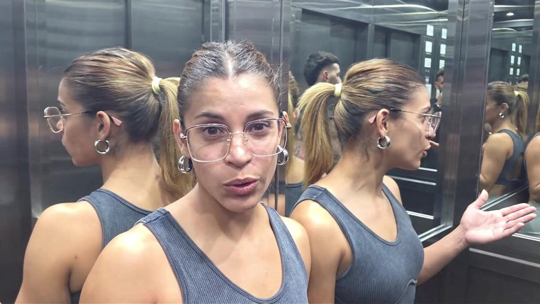 Sweet Anderson: Mi Vecino Entró a Mi Apartamento Por Un Baño Y...