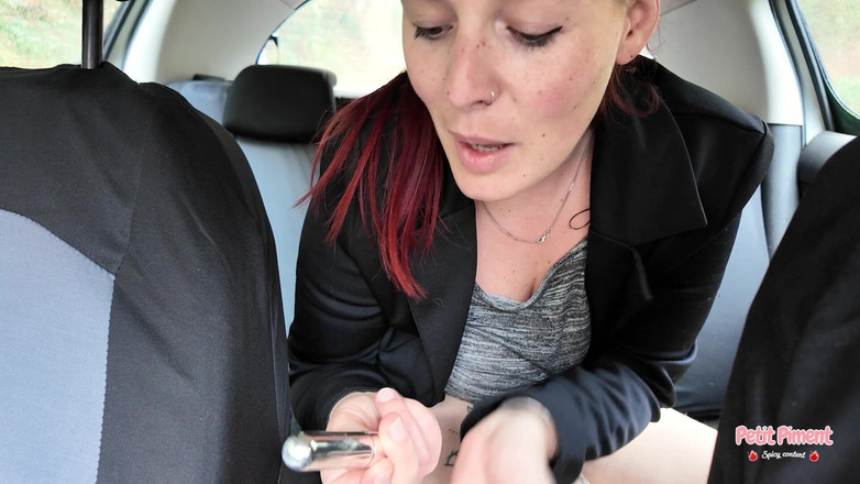 Petitpiment: Eu me masturbo no carro!