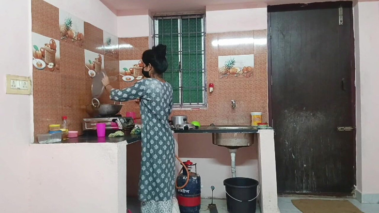 Tip_top_mall: I Find My Horny Step Sister in the Kitchen