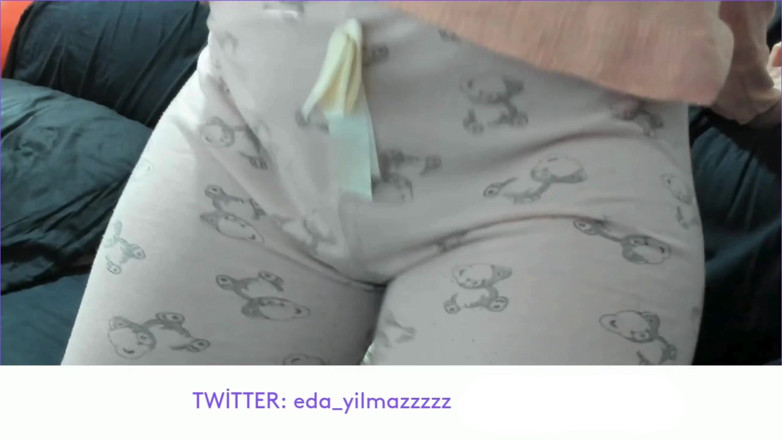bigass_sexy_bigboobs: Pijama ile mastürbasyon - pijama ile boşalma