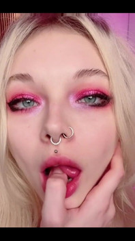 Does That Makes You Wanna Feel My Lips Around Your Dick?