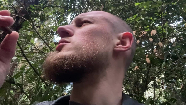 Hunky time: Leather Alpha Smoker - Benutzen Sie Aschenbecher
