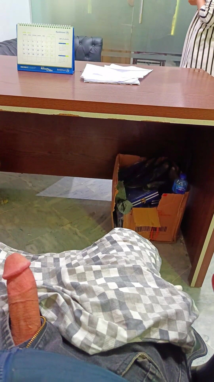 Pathani 420: रोलप्ले मेरे ऑफिस सेक्रेटरी ऑफिस में मुझे हैंडजॉब ऑफर करती है