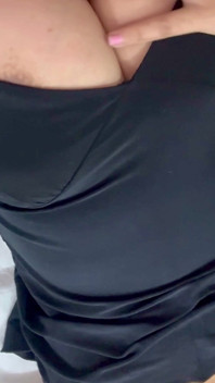 Mükemmel vücutlu ve büyük yuvarlak memeli 18 yaşındaki en ateşli Hintli üniversiteli kız romantik solo genç model striptiz klipleri