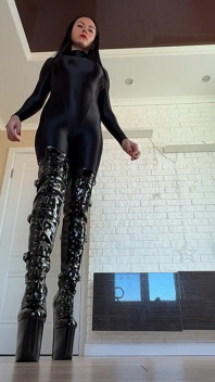 You're Under My Boots: Giantess Crush POV