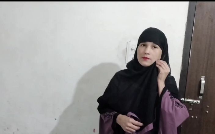NAASRIN KHAN: Jag fick min muslimska styvsyster att suga min tjocka kuk