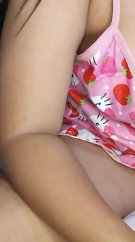 Showing Pussy