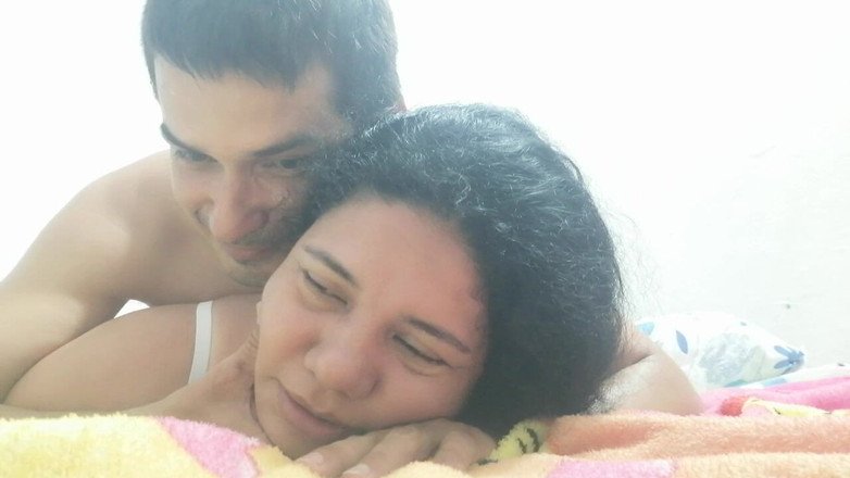 Valkyrie and Luigy Couple: 흰색 란제리를 입은 여친과 섹스하고 싶어하는 여친