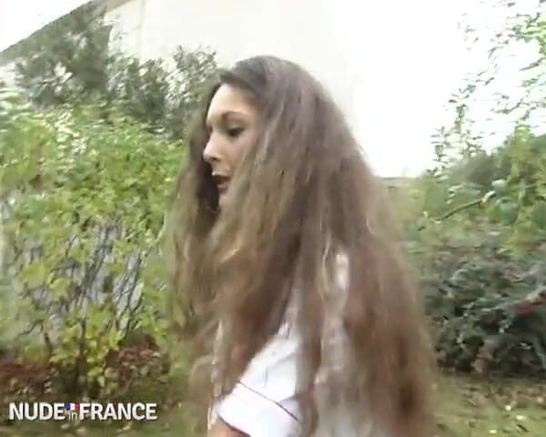 La France a Poil: Nemohla by ta krásná sestřička využít svého postavení?