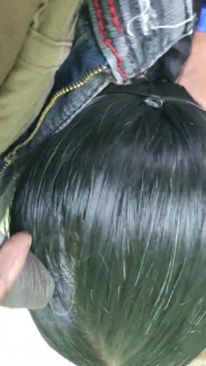 Wonder: 南インドのテルグ語の女の子が彼氏から白いクリームを手に入れる