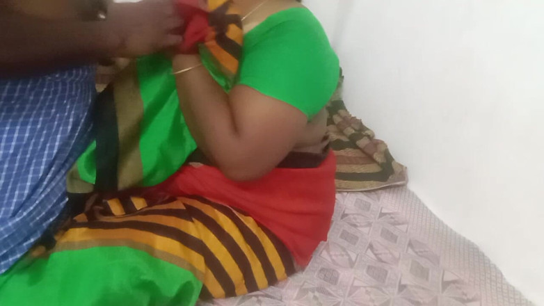 Santhi89: Gospodină tamilă în sari fierbinte tare