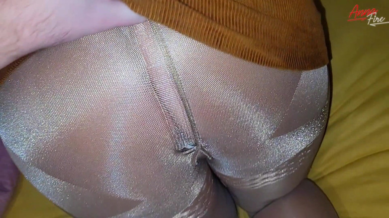 Anna Fire: Tore tights on a mature in a corduroy dress