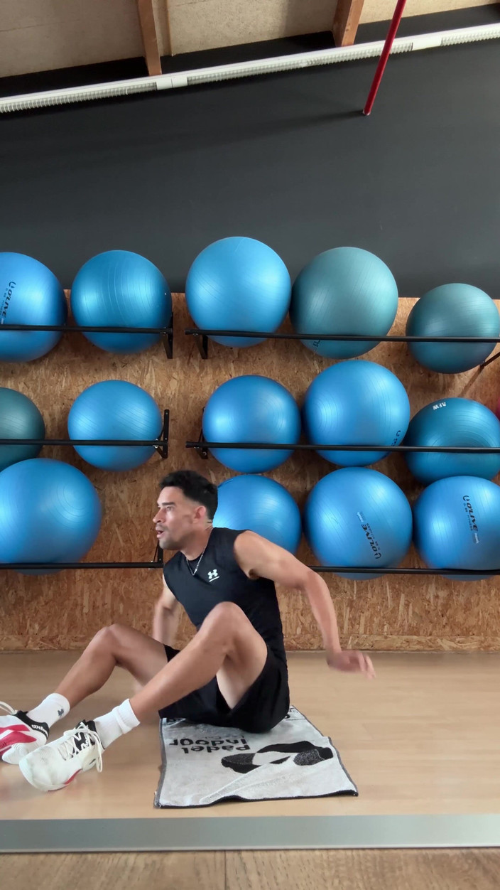 Paul Williams: Saya Telanjang Sepenuhnya Di Gym