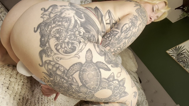 ChandlerKnight: Мини-4-дневные стринги дневника делаю себя такой мокрой