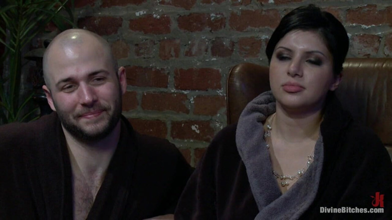 Divine Bitches by Kink: Rogacz mąż: zjedz jego spermę, rogacz!