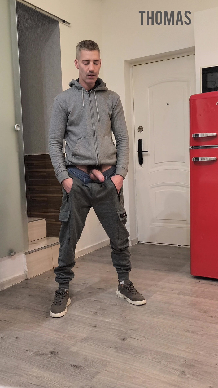 Dexterxxlfun: Beberapa bebas tangan dari thomas dengan kencing.