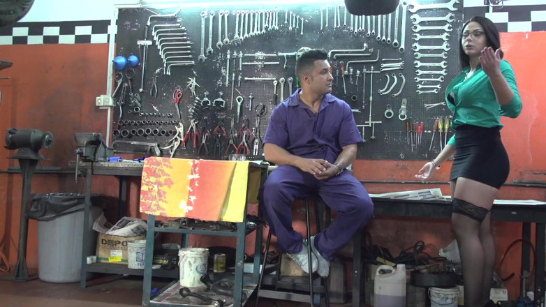 Quente club: Hottie and The mechanic