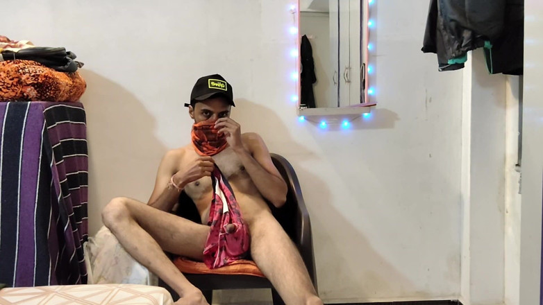 UltraHotBoy69: Мастурбирует утром