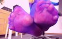 Nylon fetish 4u: Sexy nohy v čirých fialových punčochách, Fialové punčocháče - Bílé Pedikurované prsty,...