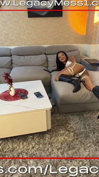 สาวสองชาวเอเชียตัวเล็กเซ็กซี่แทบจะไม่ได้เย็ดกับดาราหนังโป๊ควยใหญ่ของคนผิวดํา
