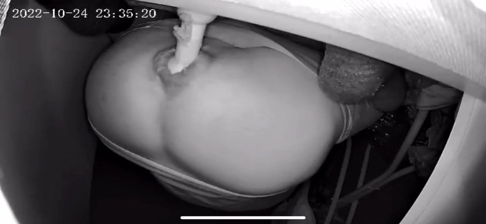 Haggy Baggy: Kenop pantat kayu masuk dan keluar tanpa tangan