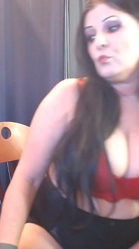 Milf merokok bra merah seksi