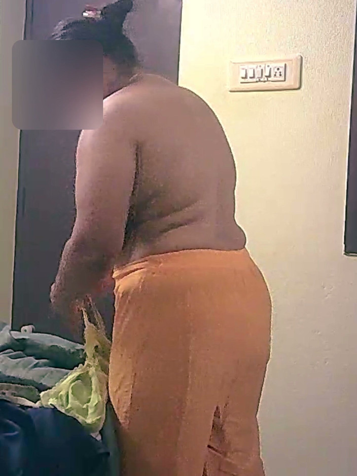 Black & white desicat: Sexy Big Ass &amp; Tits Desi Aunty Dress Change Video
