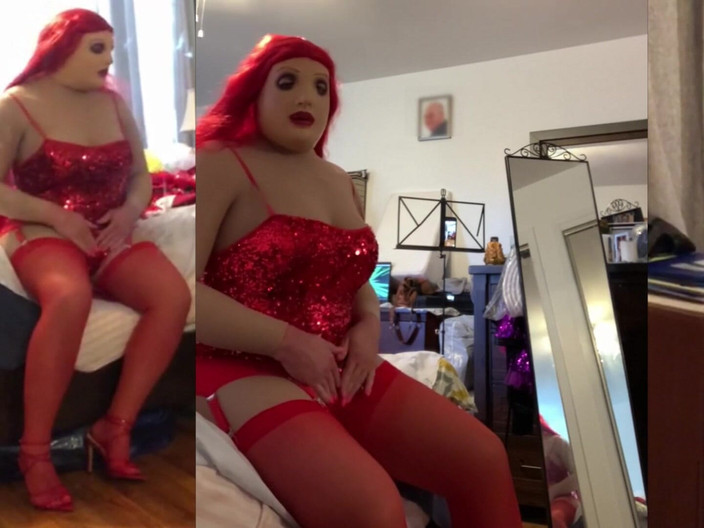 Deanna Doll: Deanna bambola TRAvestito in leotard si sgrilletta la figa