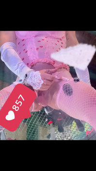 Różowa pończocha bielizna Shemale Jazda czarny dildo na ścianie