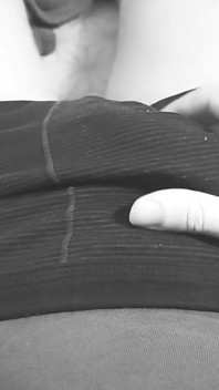 Je Frotte Mon Fat Avec Un Pantalon De Survêtement Gris Jusqu’à Ce Qu’il Soit Mouillé.
