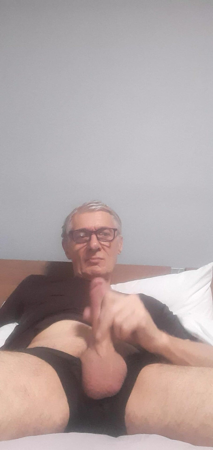 Big uncut hard cock: Sega ryckande onani