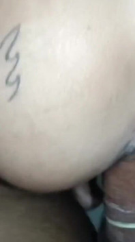 Magrinha pediu leite na bunda dela