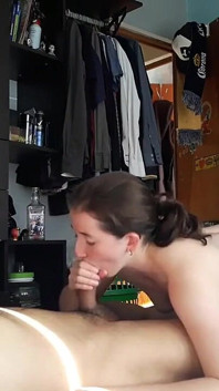 La studentessa ha una sete di sesso appassionato- porno per donne