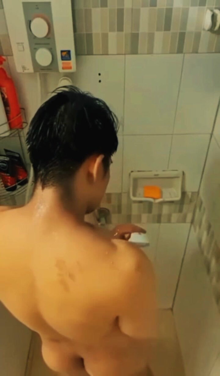 Louswee: Late Night Temptation