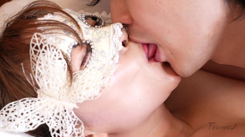 Fewoovcom: Addictive Foot Odor of a Married Female Boss