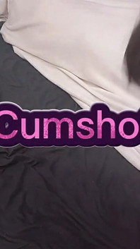Riesiger cumshot und hannah mit meinem sperma bedeckt!