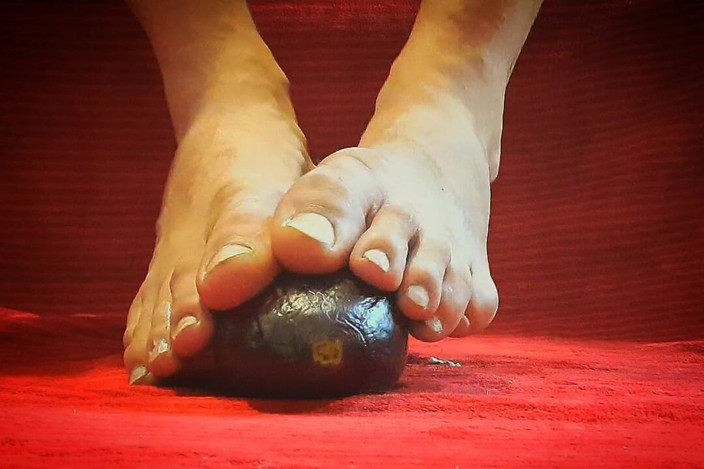 Feets Macho Latino: Ich spiele mit meinen Füßen und einem Dildo