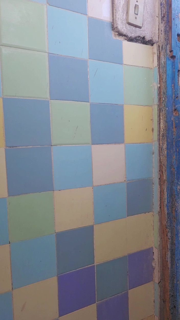 TheBlacKHunterr: Werknemers in de badkamer