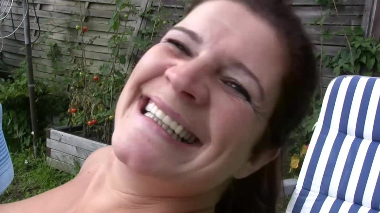 Mature Climax - 100% Mature Videos: Cycata dojrzała dostaje jej cipkę lizaną i zerżniętą na zewnątrz