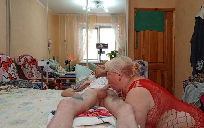 Zona901: Голодна до сперми свекруха зливає яйця і ковтає густу сперму