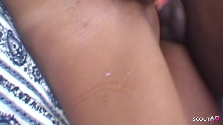 Shemale TS Collection: Латина с огромным членом трахает горячую блондинку-шмеля в ее тугое очко