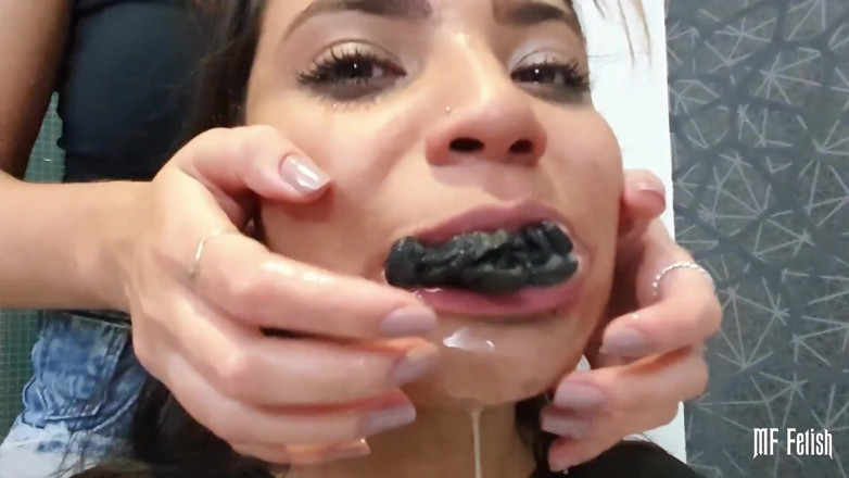 Sapphic Latinas: Lick My Feet Like Lollipop