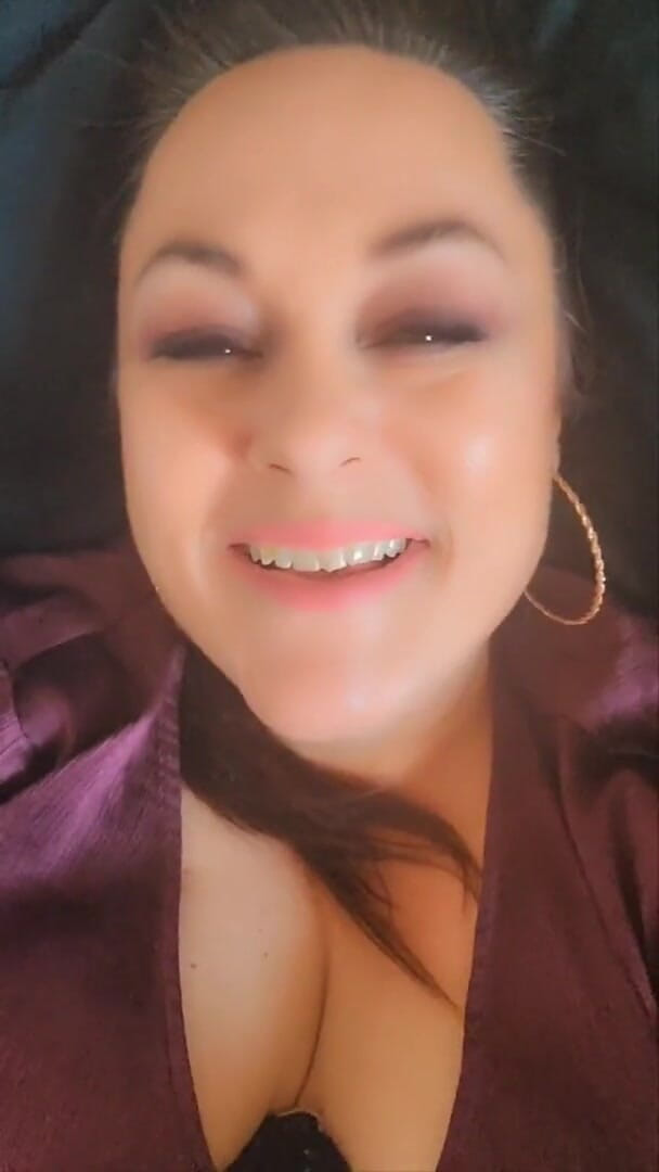 Bellacarina94: Futaiul pizdei cu un vibrator mă face să ejaculez atât...
