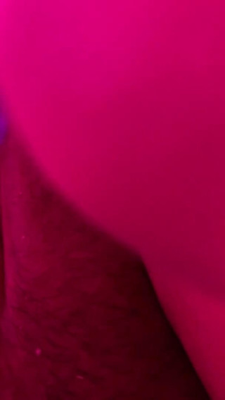 AJtheMindfulLotus: Mengisar dildo saya di dinding