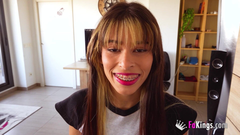 FAKings: Angel Precioso Quiere Follar Y Se Busca Sus Propias Pollas....