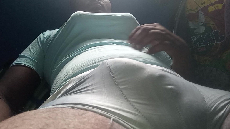 Sweet Indian cock: Mis tetas y masaje de pene con chupando tetas