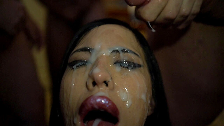 Bukkake & Gangbangs from Texas!: 재스민 다크 - 첫 갱뱅 &amp; 부카케