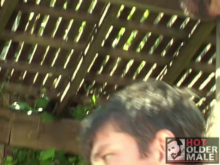 Pantheon men: 아빠의 꿈 : 그들은 온수 욕조에 '핫'을 넣어