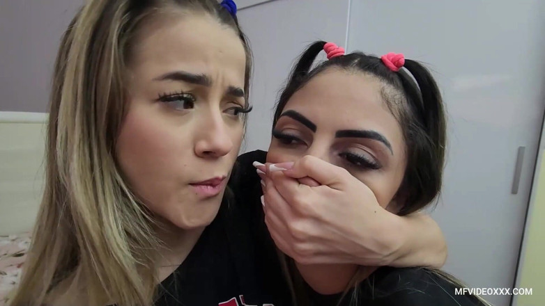 MF Dominance: Manos peligrosas de rubia