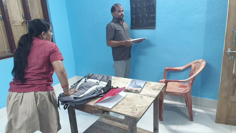 Sona bhabhi: Desi indiana di 18 anni college ragazza con il suo insegnante...